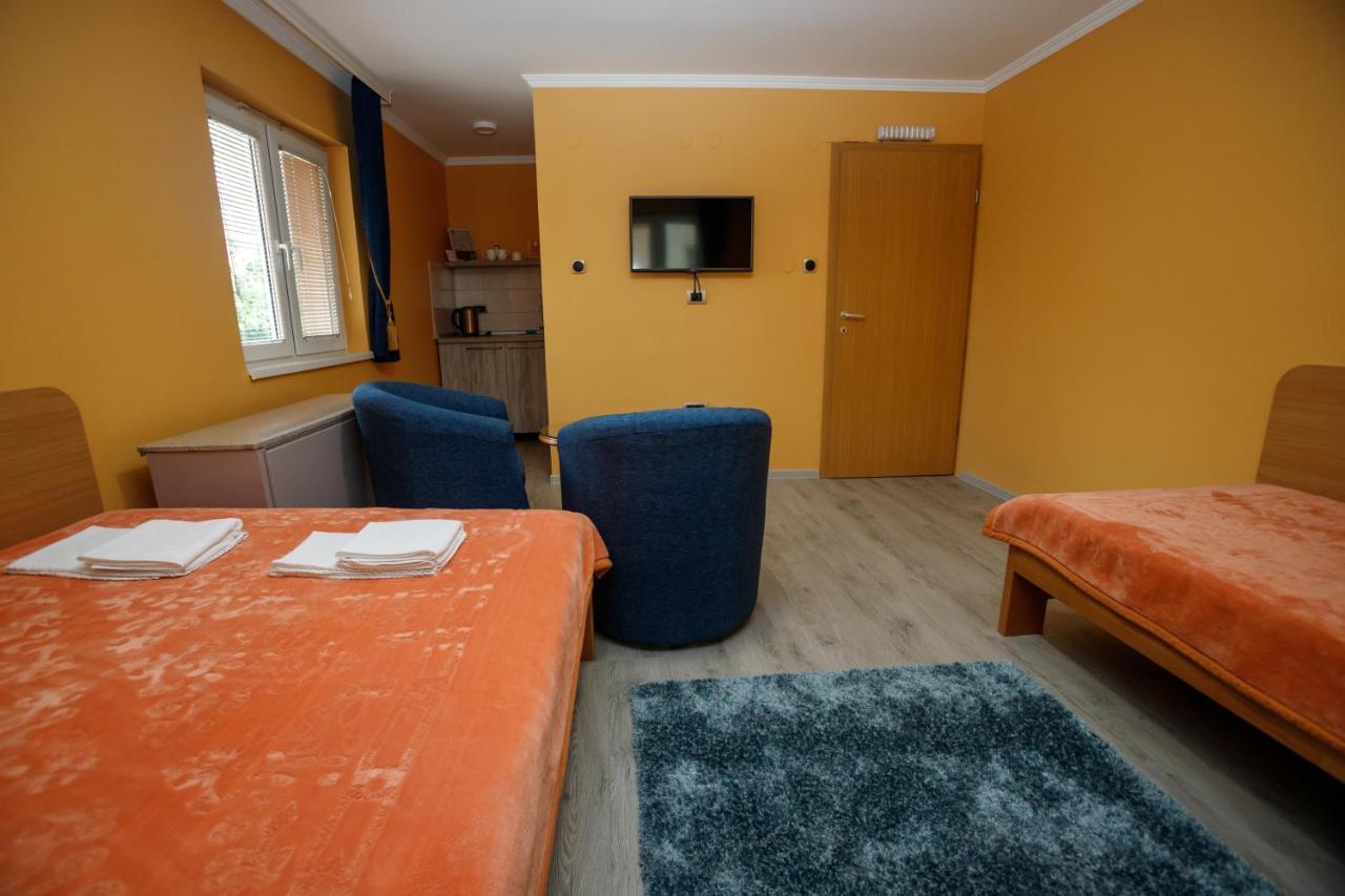 Guest house Mali homtel Subotica Extérieur photo