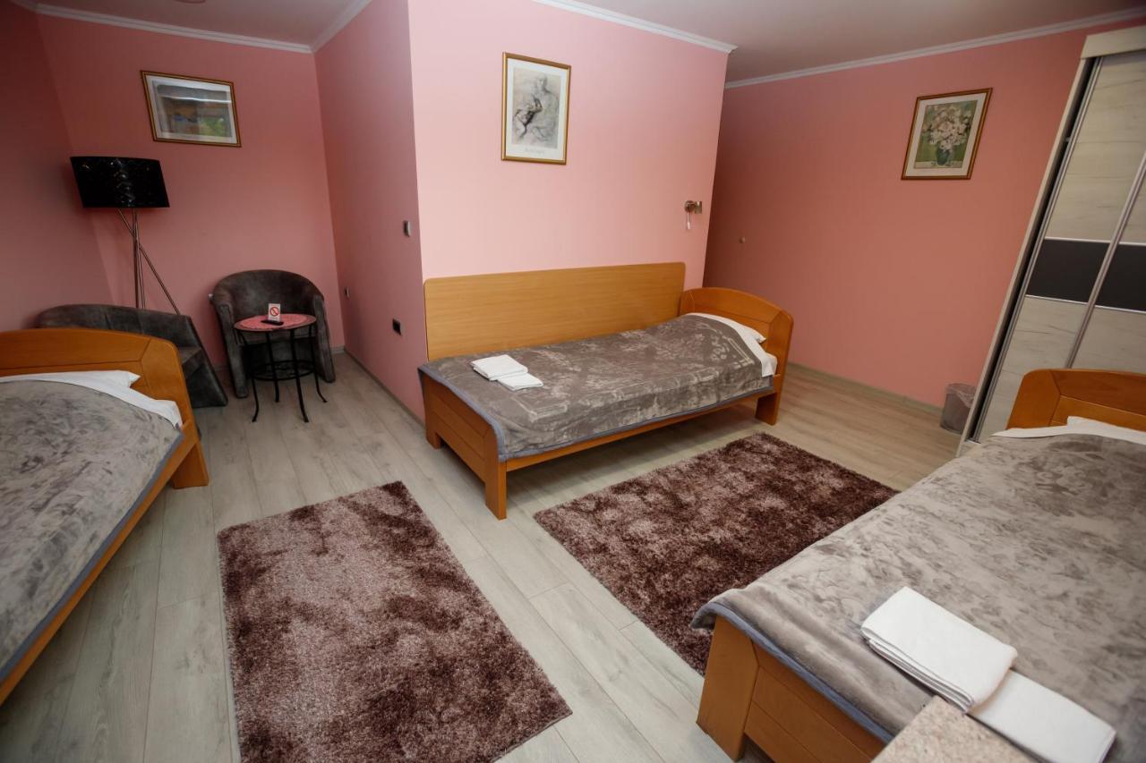 Guest house Mali homtel Subotica Extérieur photo