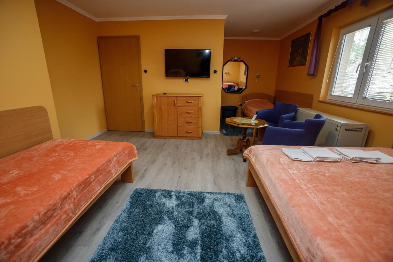 Guest house Mali homtel Subotica Extérieur photo