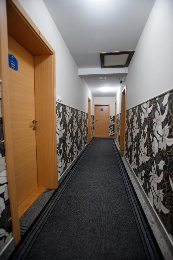 Guest house Mali homtel Subotica Extérieur photo